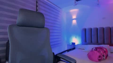 Gemma online show from 11-22-25, 05:06