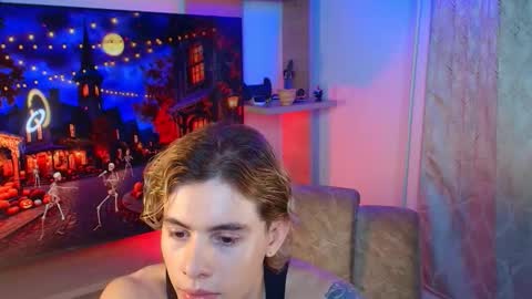 Snapshot of gemdominus chatting on 10-10-25, 01:37 Gem Dominus online show from 10-10-25, 01:37