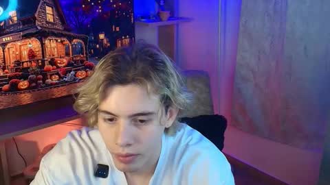 Snapshot of gemdominus chatting on 10-17-25, 02:26 Gem Dominus online show from 10-17-25, 02:26