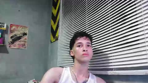 Snapshot of gendo_05 chatting on 09-11-25, 11:05 GENDO online show from 09-11-25, 11:05