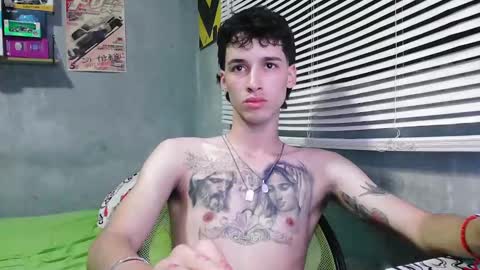 Snapshot of gendo_05 chatting on 09-12-25, 09:37 GENDO online show from 09-12-25, 09:37