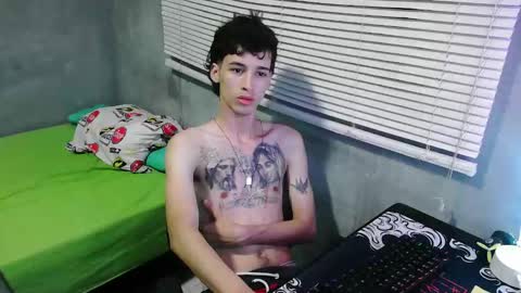 Snapshot of gendo_05 chatting on 09-17-25, 02:13 GENDO online show from 09-17-25, 02:13