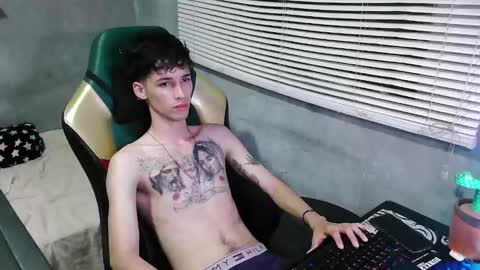 Snapshot of gendo_05 chatting on 10-21-25, 11:27 GENDO online show from 10-21-25, 11:27