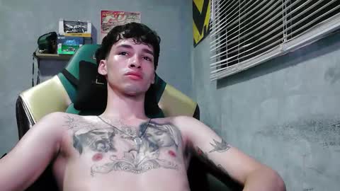 Snapshot of gendo_05 chatting on 10-27-25, 03:27 GENDO online show from 10-27-25, 03:27