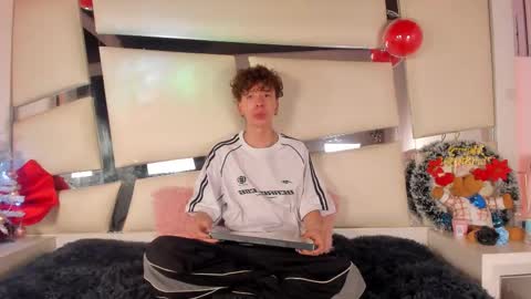 genesis_js online show from 12-18-25, 04:07