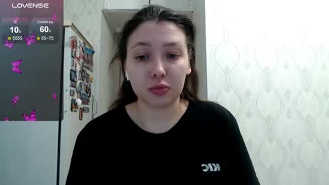 Snapshot of genev__ievee chatting on 05-31-26, 04:36 genev__ievee online show from 05-31-26, 04:36