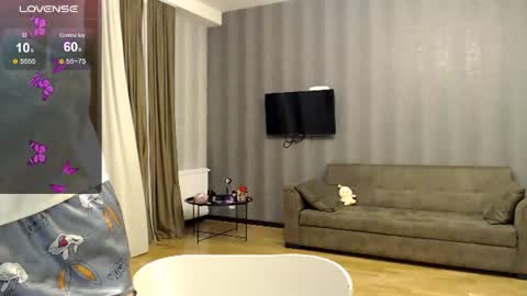 Snapshot of genev__ievee chatting on 06-13-26, 05:11 genev__ievee online show from 06-13-26, 05:11