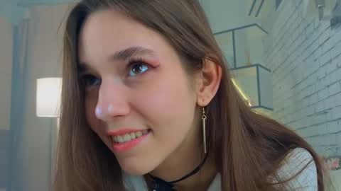 Snapshot of geniafrend chatting on 10-24-25, 04:20 Amely online show from 10-24-25, 04:20