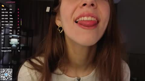 Snapshot of geniafrend chatting on 11-30-25, 04:05 Amely online show from 11-30-25, 04:05