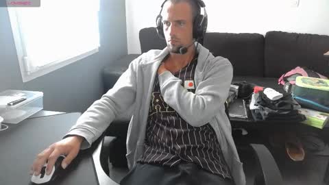 Edouard online show from 10-11-25, 01:20