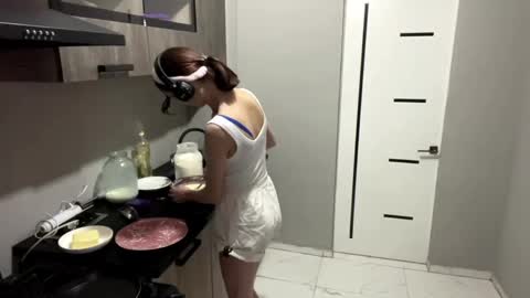 Riana online show from 04-10-26, 02:00