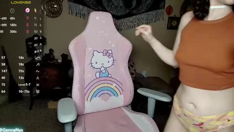 Snapshot of gennanyx chatting on 11-26-25, 06:25 Genna Nyx online show from 11-26-25, 06:25