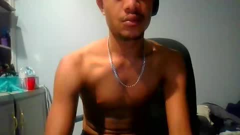 Snapshot of genowixk chatting on 12-14-25, 03:45 genowixk online show from 12-14-25, 03:45