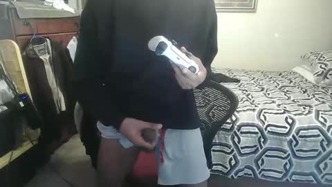 Snapshot of genowixk chatting on 12-19-25, 02:02 genowixk online show from 12-19-25, 02:02