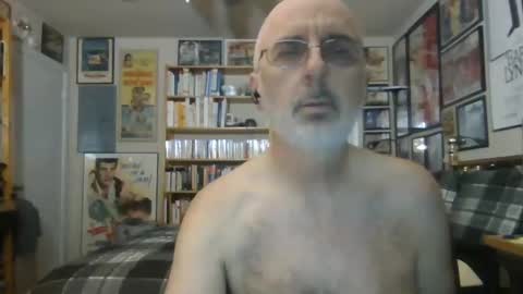 Snapshot of gentcallr chatting on 12-07-24, 09:55 Steve online show from 12-07-24, 09:55
