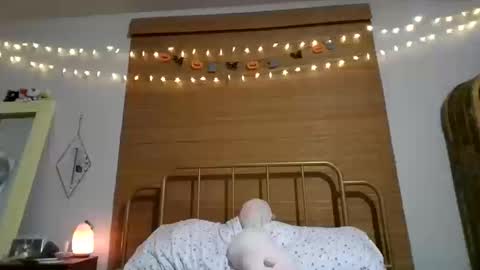 Snapshot of genzfucktoy chatting on 10-18-25, 05:32 genzfucktoy online show from 10-18-25, 05:32