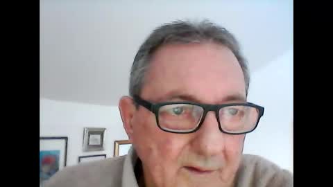 Snapshot of georg1412 chatting on 01-09-26, 02:31 georg1412 online show from 01-09-26, 02:31