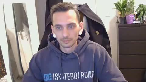 georgek0011 online show from 12-02-25, 02:06