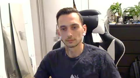 georgek0011 online show from 06-12-26, 01:04