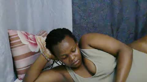 Snapshot of georgeous_kimberly chatting on 09-19-25, 06:52 georgeous_kimberly online show from 09-19-25, 06:52