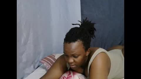 Snapshot of georgeous_kimberly chatting on 09-21-25, 08:27 georgeous_kimberly online show from 09-21-25, 08:27