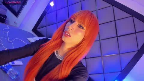 Snapshot of georginacute_ chatting on 09-10-25, 01:00 Georgina online show from 09-10-25, 01:00