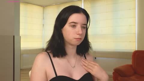 My name is Kelly online show from 10-08-25, 03:26