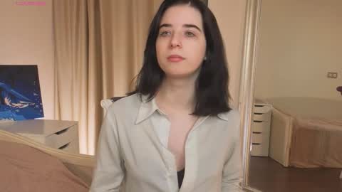 My name is Kelly online show from 10-26-25, 03:01