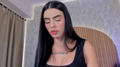 Snapshot of georginna_sins chatting on 11-17-25, 02:01 Kendal online show from 11-17-25, 02:01