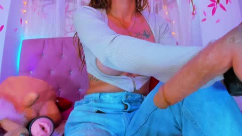 geraldinesuaan online show from 01-25-25, 01:30