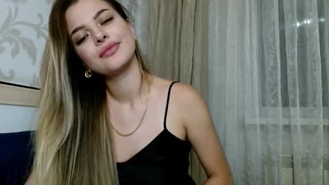 Snapshot of gerda_bloempje chatting on 10-23-25, 08:46 Gerda online show from 10-23-25, 08:46