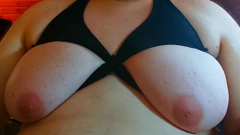 Snapshot of germanfatfemboy chatting on 09-09-25, 01:43 germanfatfemboy online show from 09-09-25, 01:43