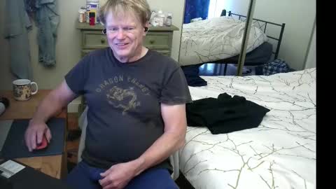 Snapshot of gethyn chatting on 11-17-25, 07:30 Gethyn online show from 11-17-25, 07:30