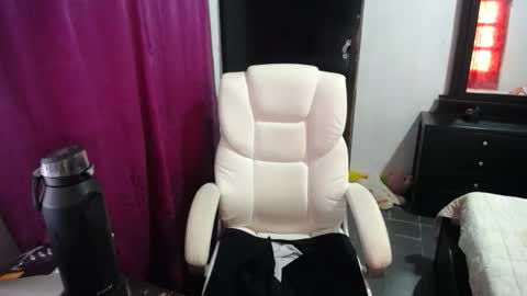 Snapshot of ggemas chatting on 11-21-25, 02:05 ggemas online show from 11-21-25, 02:05