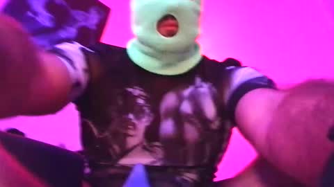 Snapshot of gggadult chatting on 10-26-25, 02:28 BH Lover online show from 10-26-25, 02:28