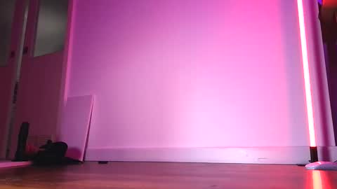 Snapshot of gggadult chatting on 12-14-25, 01:38 BH Lover online show from 12-14-25, 01:38