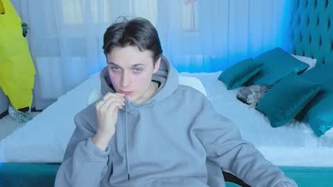 Alex online show from 10-10-25, 10:47