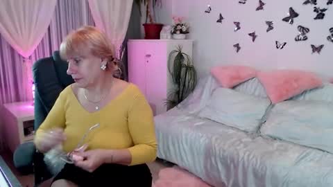 Snapshot of ghertrudequeen chatting on 11-10-25, 04:00 Ghertrudequeen online show from 11-10-25, 04:00