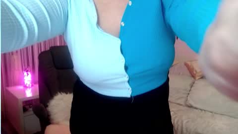 Snapshot of ghertrudequeen chatting on 11-15-25, 04:10 Ghertrudequeen online show from 11-15-25, 04:10