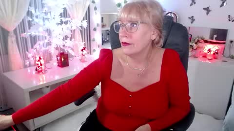 Snapshot of ghertrudequeen chatting on 12-01-25, 04:28 Ghertrudequeen online show from 12-01-25, 04:28