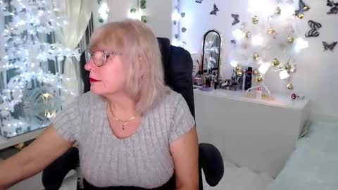 Snapshot of ghertrudequeen chatting on 12-20-25, 03:57 Ghertrudequeen online show from 12-20-25, 03:57