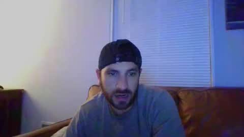 Snapshot of ghomps88 chatting on 11-04-25, 08:46 Gee online show from 11-04-25, 08:46