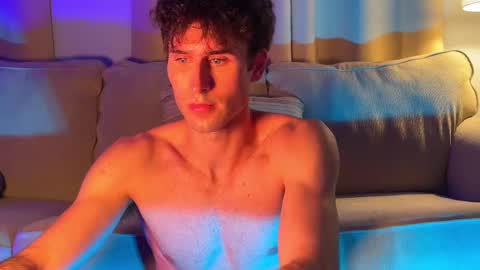 Snapshot of ghostdaddy9 chatting on 10-08-25, 01:14 big boy ghost face online show from 10-08-25, 01:14