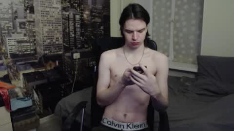 Snapshot of ghostfacefriends chatting on 12-18-25, 03:23 Fedya online show from 12-18-25, 03:23