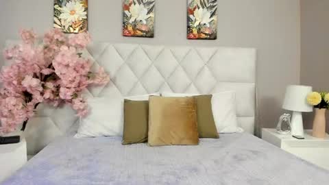 gia__evanss_ online show from 04-27-26, 12:14