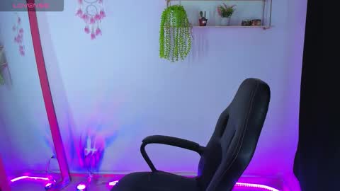 giaaaa   online show from 11-06-25, 11:04