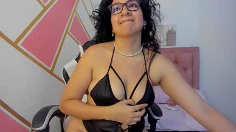 Gia online show from 09-12-25, 04:01