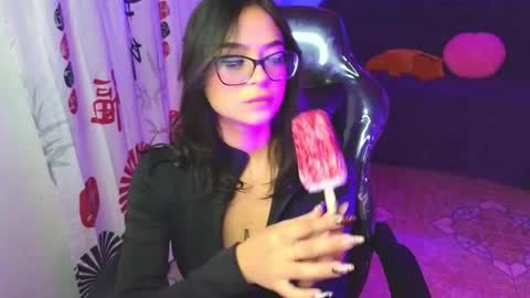 gia_flame_ online show from 10-31-25, 03:18