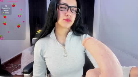 Snapshot of gia_foxy chatting on 01-29-25, 08:29 Gia online show from 01-29-25, 08:29