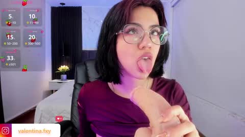 Snapshot of gia_foxy chatting on 03-12-25, 05:35 Gia online show from 03-12-25, 05:35